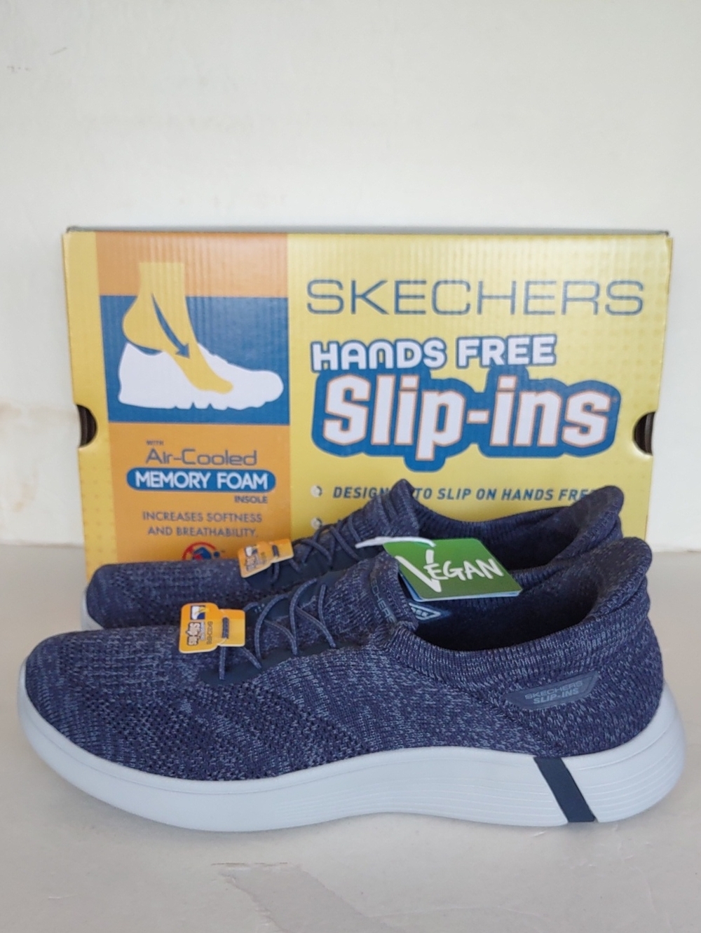 BRAND NEW SKECHERS ON THE GO SWIFT